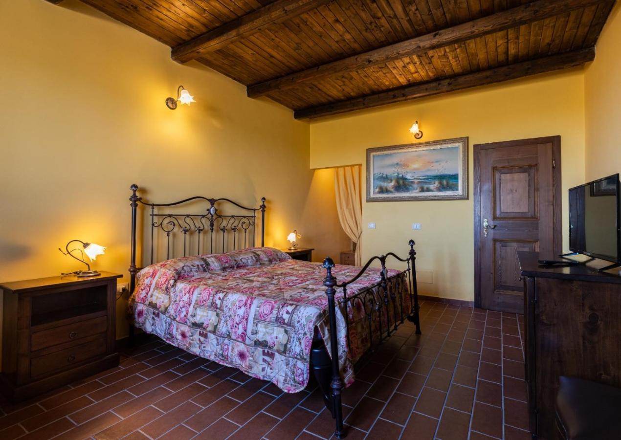 Castello Di Petecciano B&B Mosciano SantʼAngelo エクステリア 写真