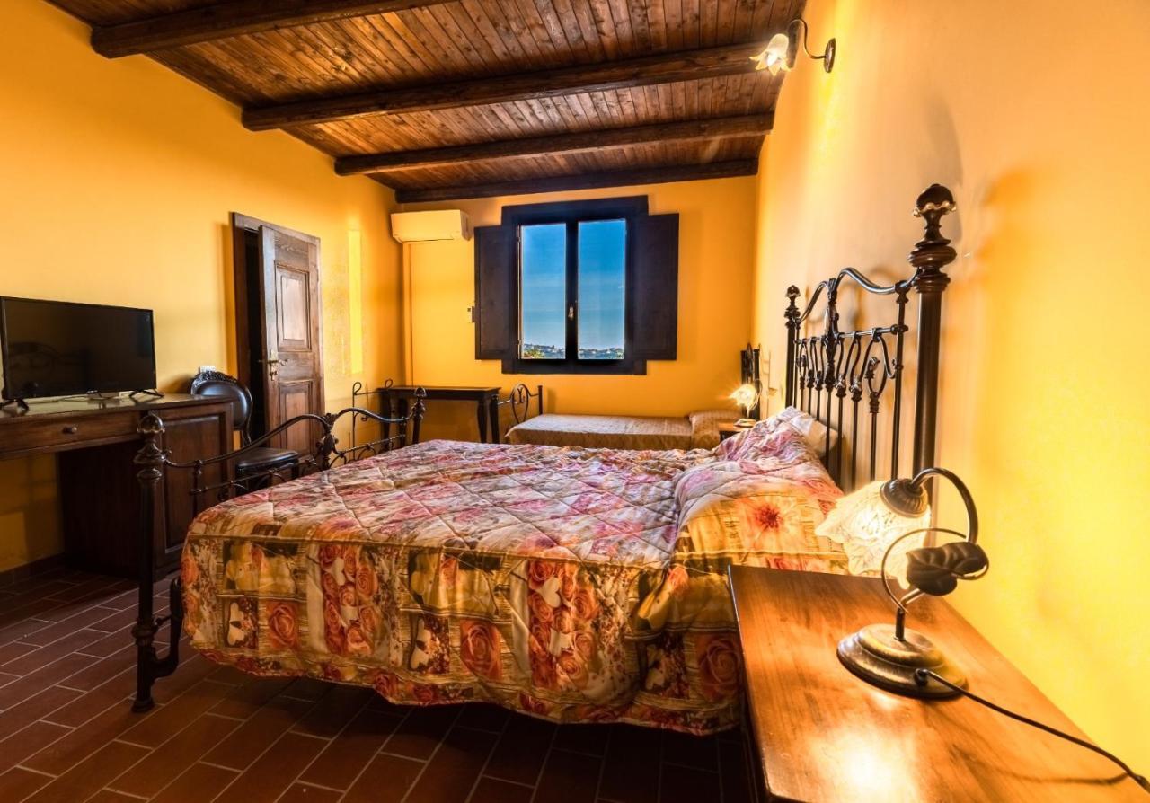 Castello Di Petecciano B&B Mosciano SantʼAngelo エクステリア 写真