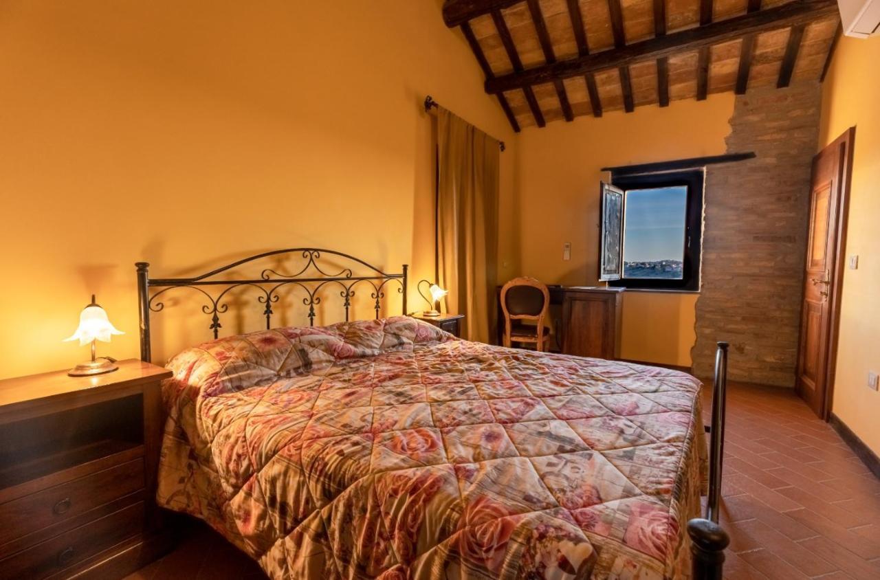 Castello Di Petecciano B&B Mosciano SantʼAngelo エクステリア 写真