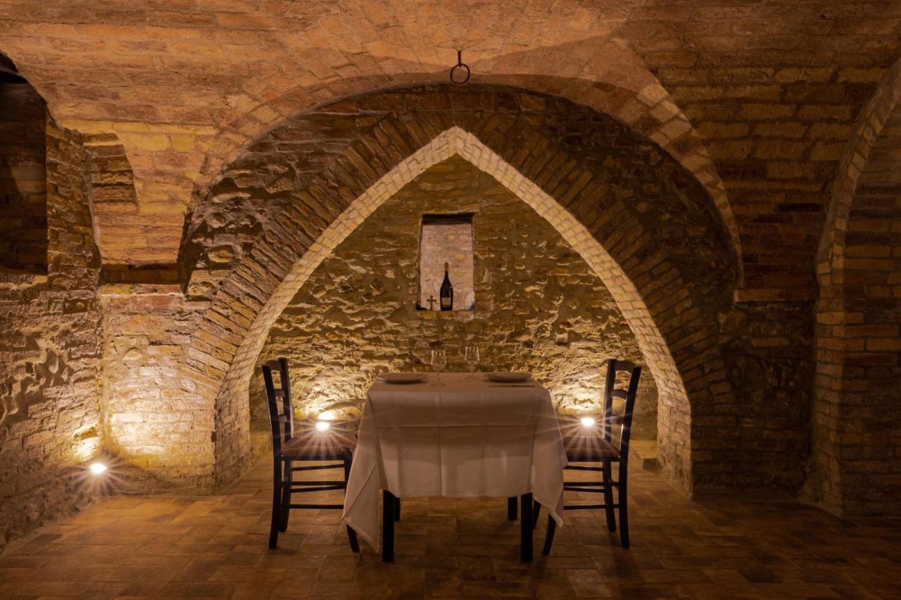 Castello Di Petecciano B&B Mosciano SantʼAngelo エクステリア 写真