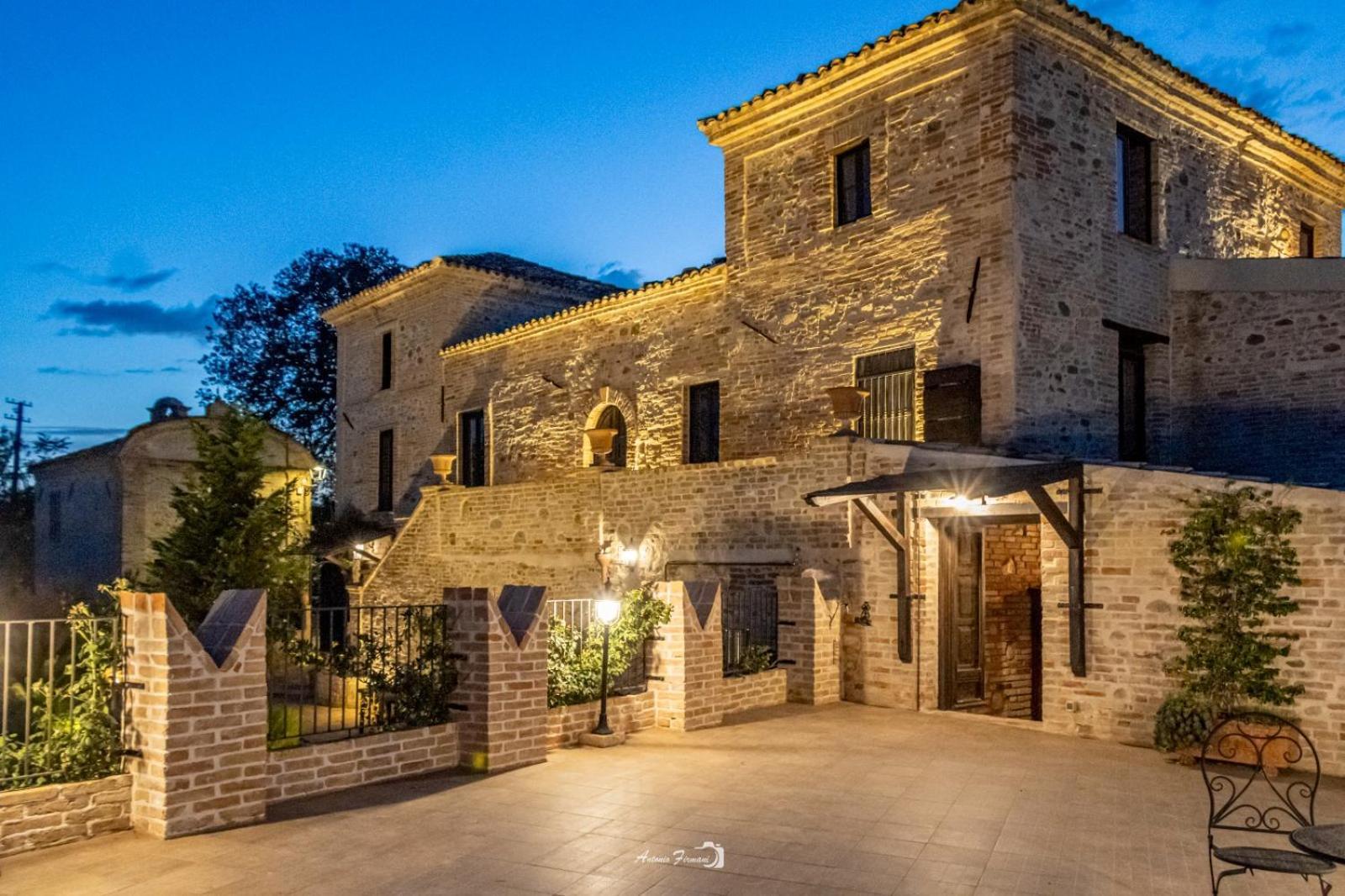 Castello Di Petecciano B&B Mosciano SantʼAngelo エクステリア 写真